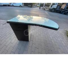 طاولة مكتب للبيع