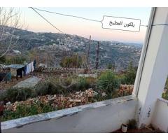 بيت عربي وأرض بريف طرطوس