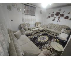 طقم كنب مع طاولات للبيع
