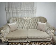 طقم كنب مع طاولات للبيع - صورة 4/5
