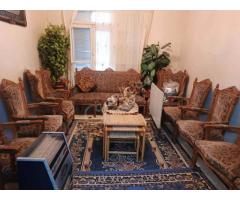 طقم كنب مع طقم طاولات للبيع