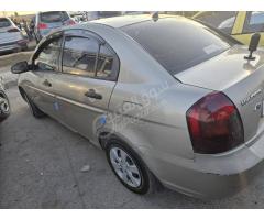 سيارة هيونداي فيرنا للبيع