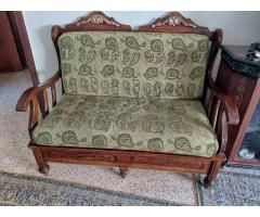 طقم كنب صندوق للبيع