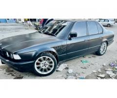 سيارة BMW 740Li للبيع