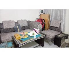 طقم كنب مع الطاولات للبيع