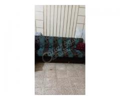 صوفايات عدد 4 مع الطاولات للبيع