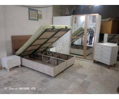 غرفة نوم مع الفرشة للبيع