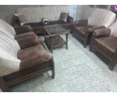 طقم كنب زان مع الطاولة للبيع
