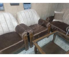 طقم كنب زان مع الطاولة للبيع