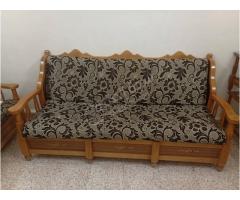 طقم كنب مع طقم طاولات للبيع