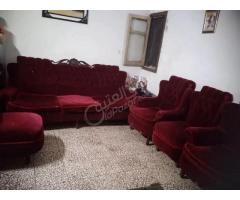 طقم كنب مع طقم طاولات للبيع