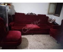 طقم كنب مع طقم طاولات للبيع